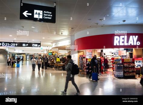 shops airport vienna.